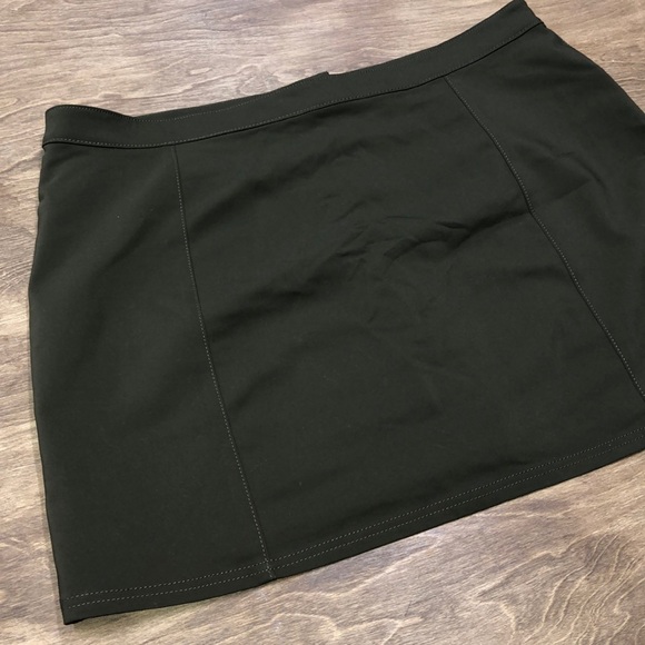 Express size 18 skirt - Picture 8 of 8